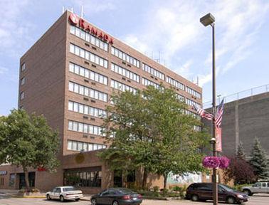 Ramada Convention Center Eau Claire Ξενοδοχείο Εξωτερικό φωτογραφία